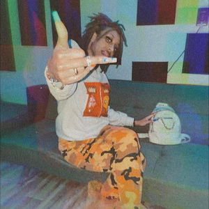 Meet your Posher, Chanel